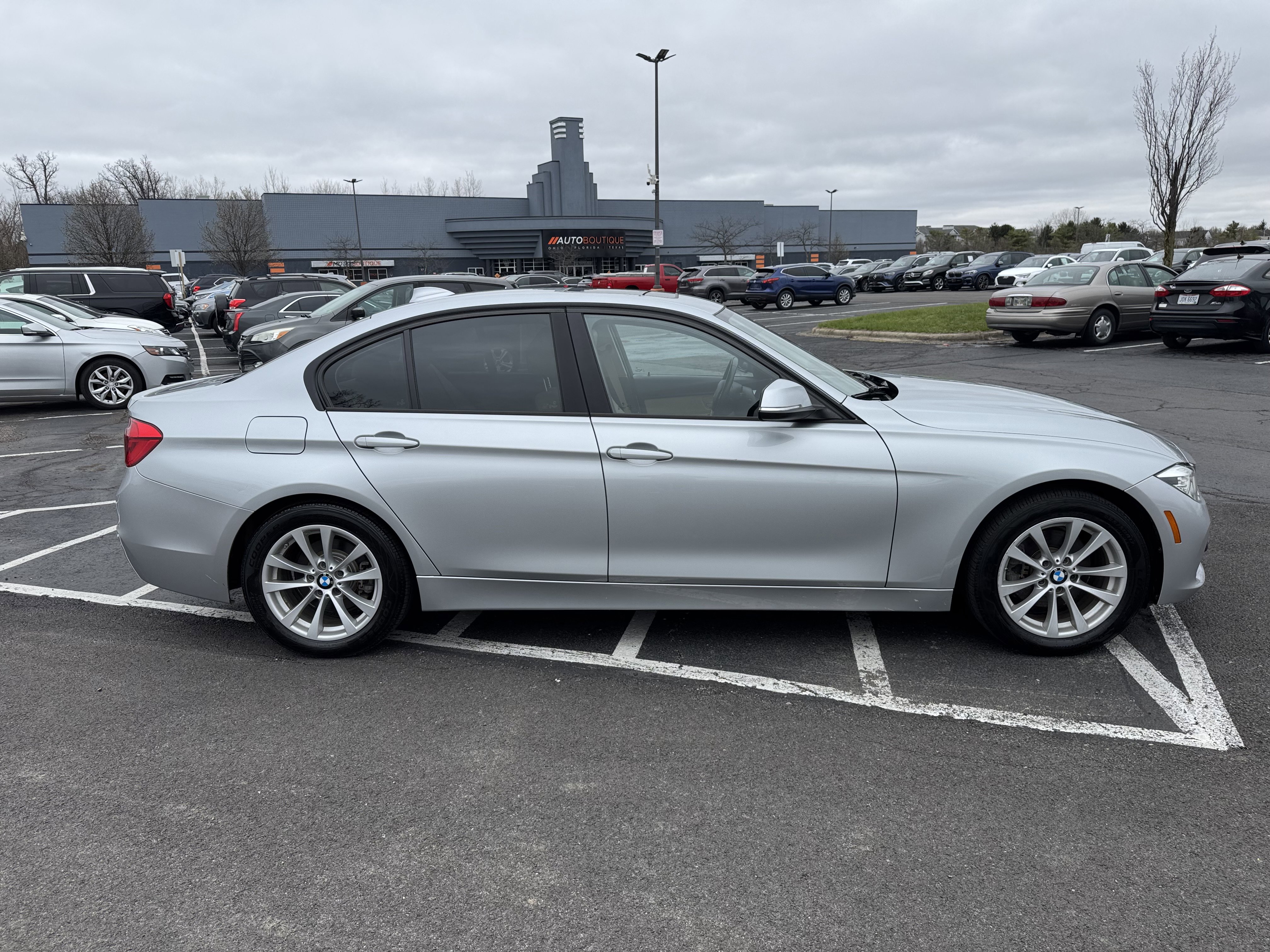 Used 2018 BMW 320i Sedan w/ Convenience Package image 19