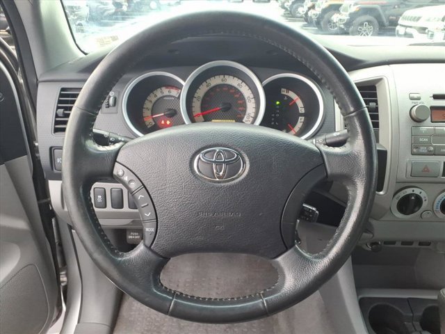 Used 2011 Toyota Tacoma PreRunner image 19