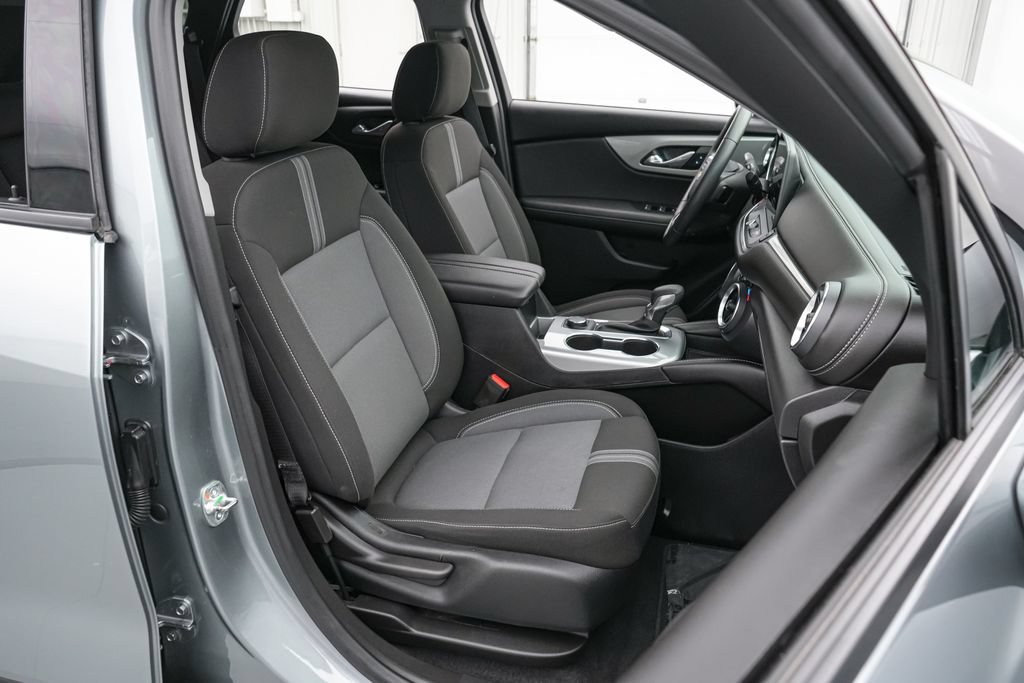 Used 2025 Chevrolet Blazer LT AWD/4WD image 21
