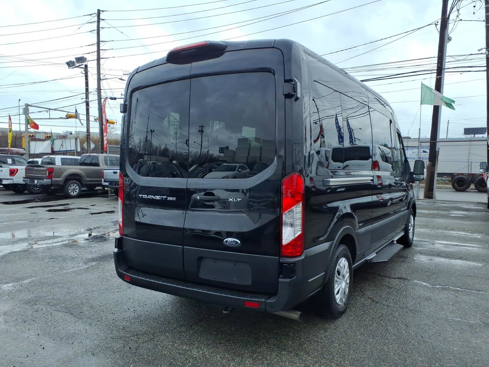 Used 2022 Ford Transit 350 XLT RWD image 7