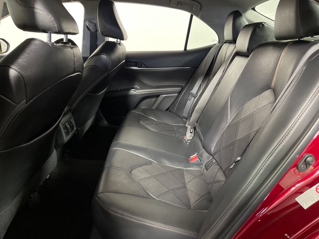 Certified 2018 Toyota Camry XLE FWD image 13