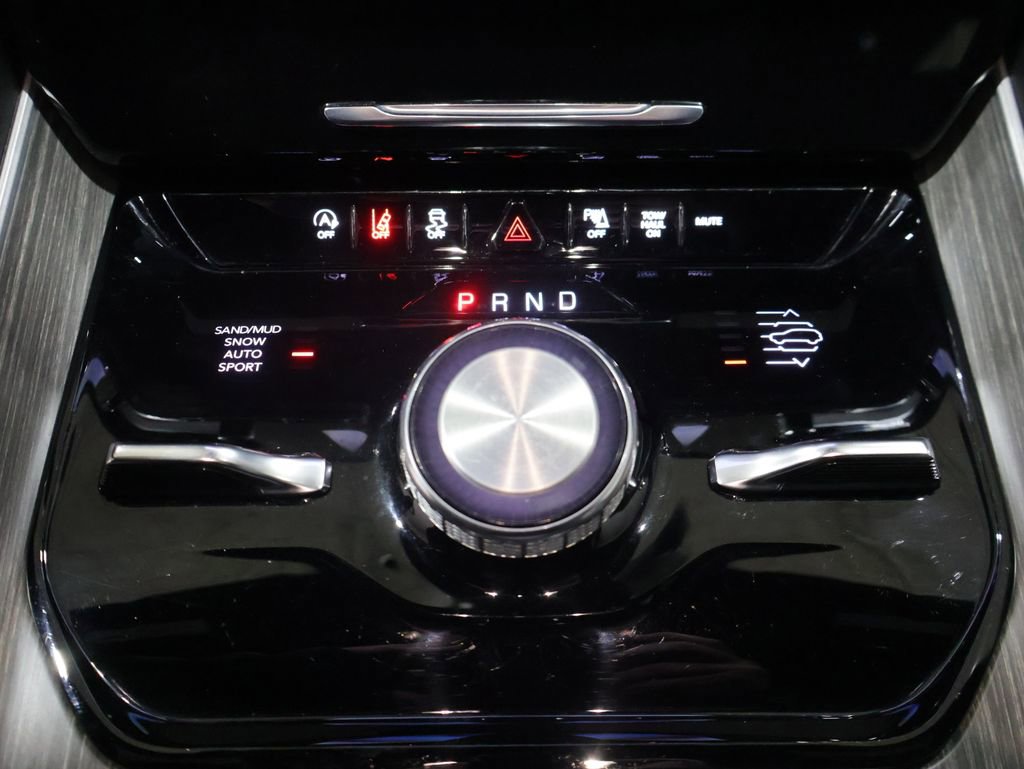 Used 2024 Jeep Wagoneer L Series III w/ Flexible Seating Group image 34