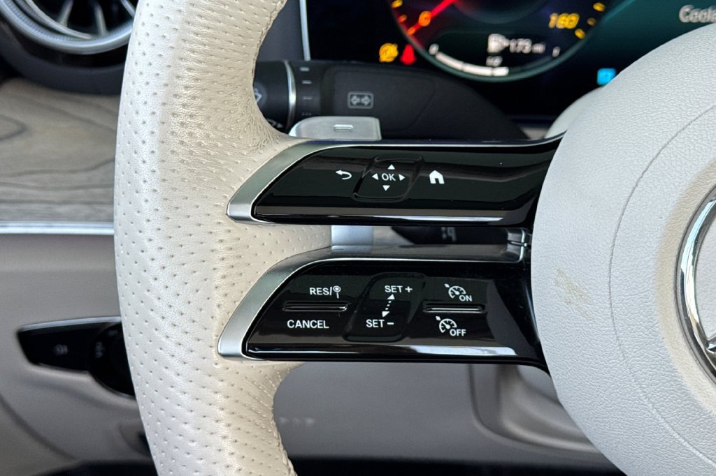 Used 2023 Mercedes-Benz E 450 Cabriolet image 29