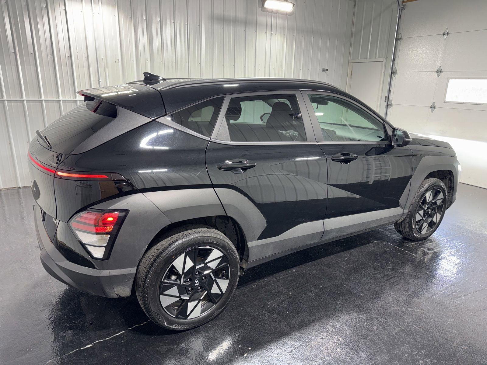 Used 2025 Hyundai Kona SEL image 3