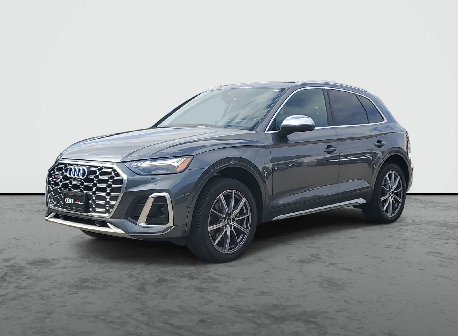 Used 2023 Audi SQ5 Prestige w/ Prestige Package image 2