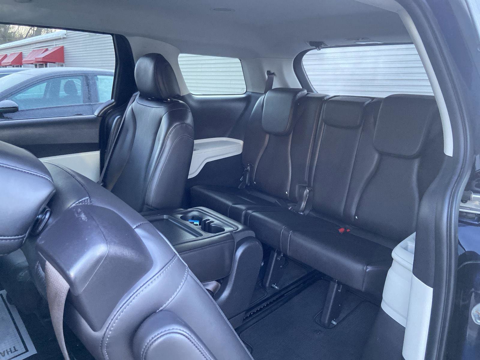 Used 2024 Kia Carnival LX image 26