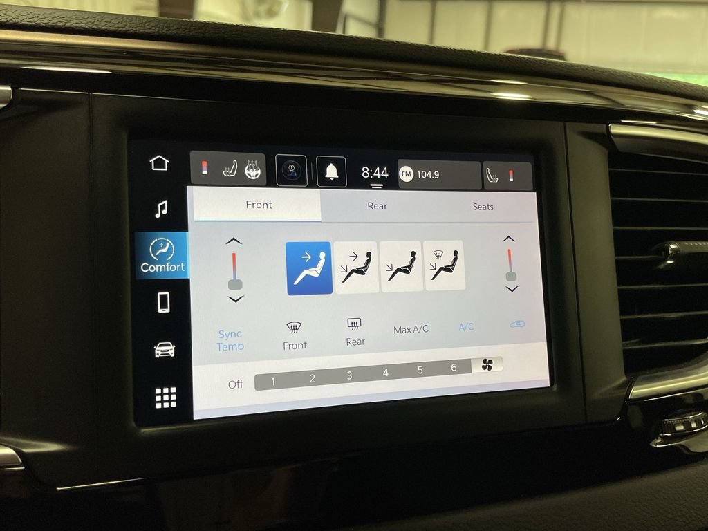 Used 2024 Chrysler Voyager LX FWD image 21