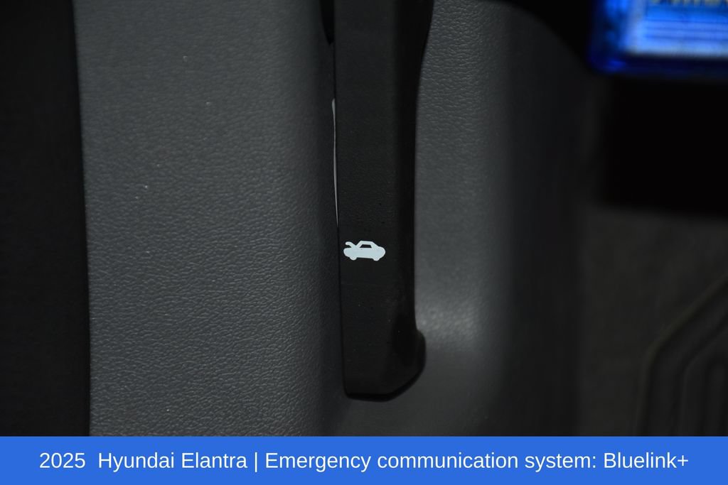 Used 2025 Hyundai Elantra SEL FWD image 11