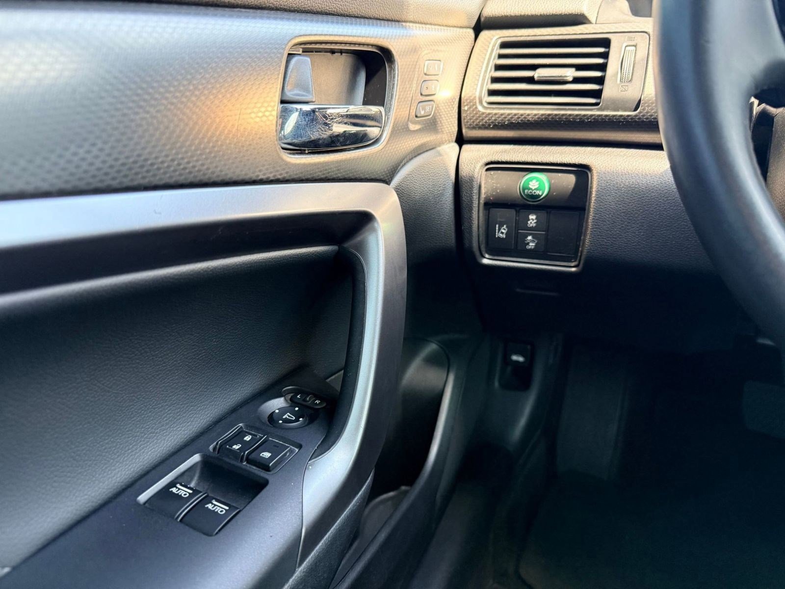 Used 2016 Honda Accord EX-L image 25