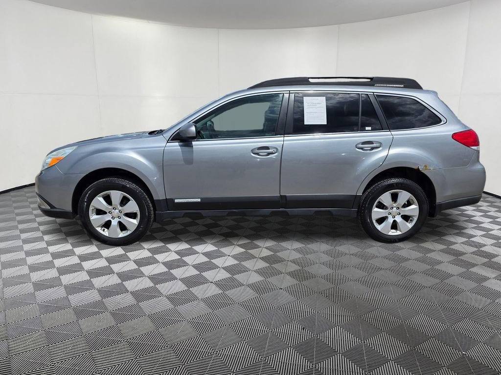 Used 2010 Subaru Outback 2.5i Premium AWD/4WD image 4