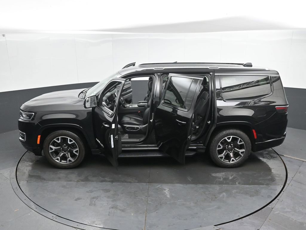 Used 2024 Jeep Wagoneer Series III AWD/4WD image 53