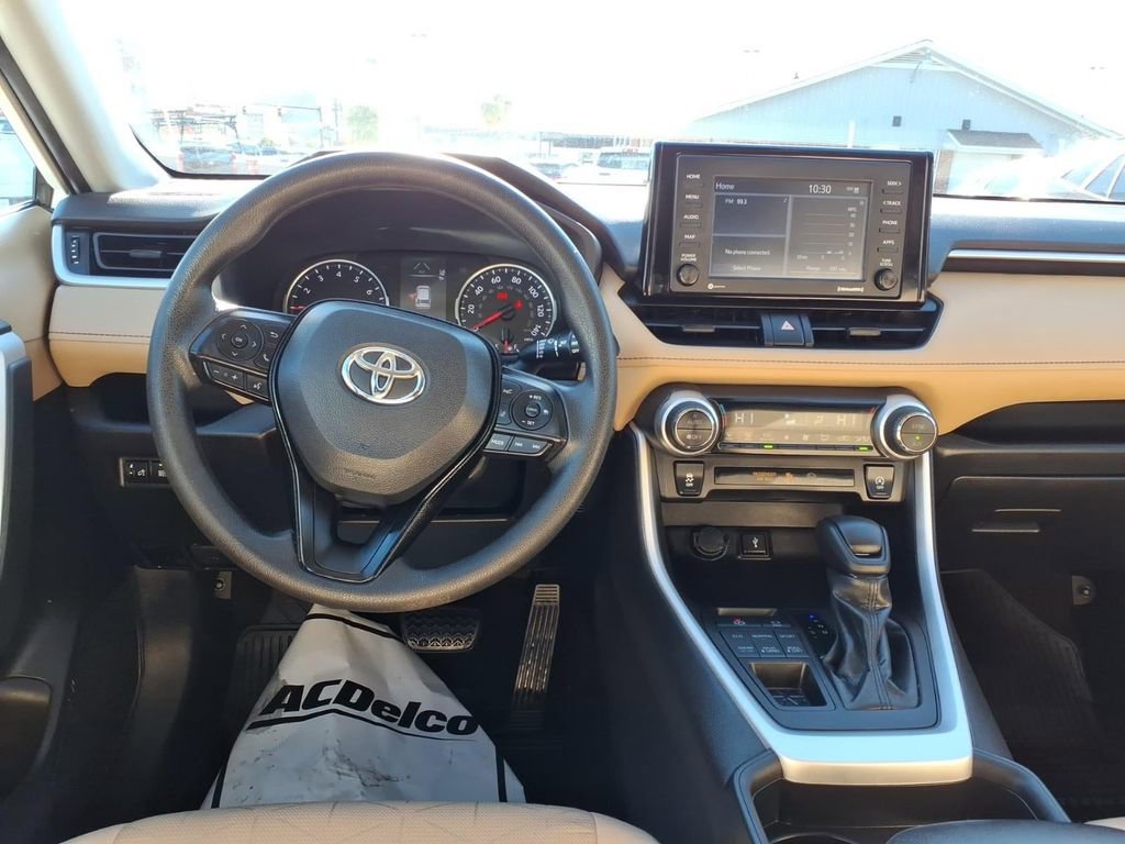 Used 2021 Toyota RAV4 XLE image 6
