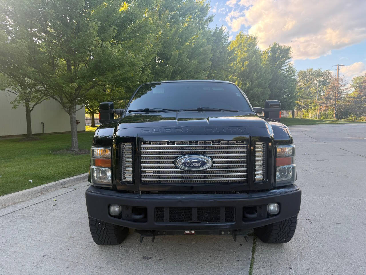 Used 2009 Ford F350 Lariat AWD/4WD image 2