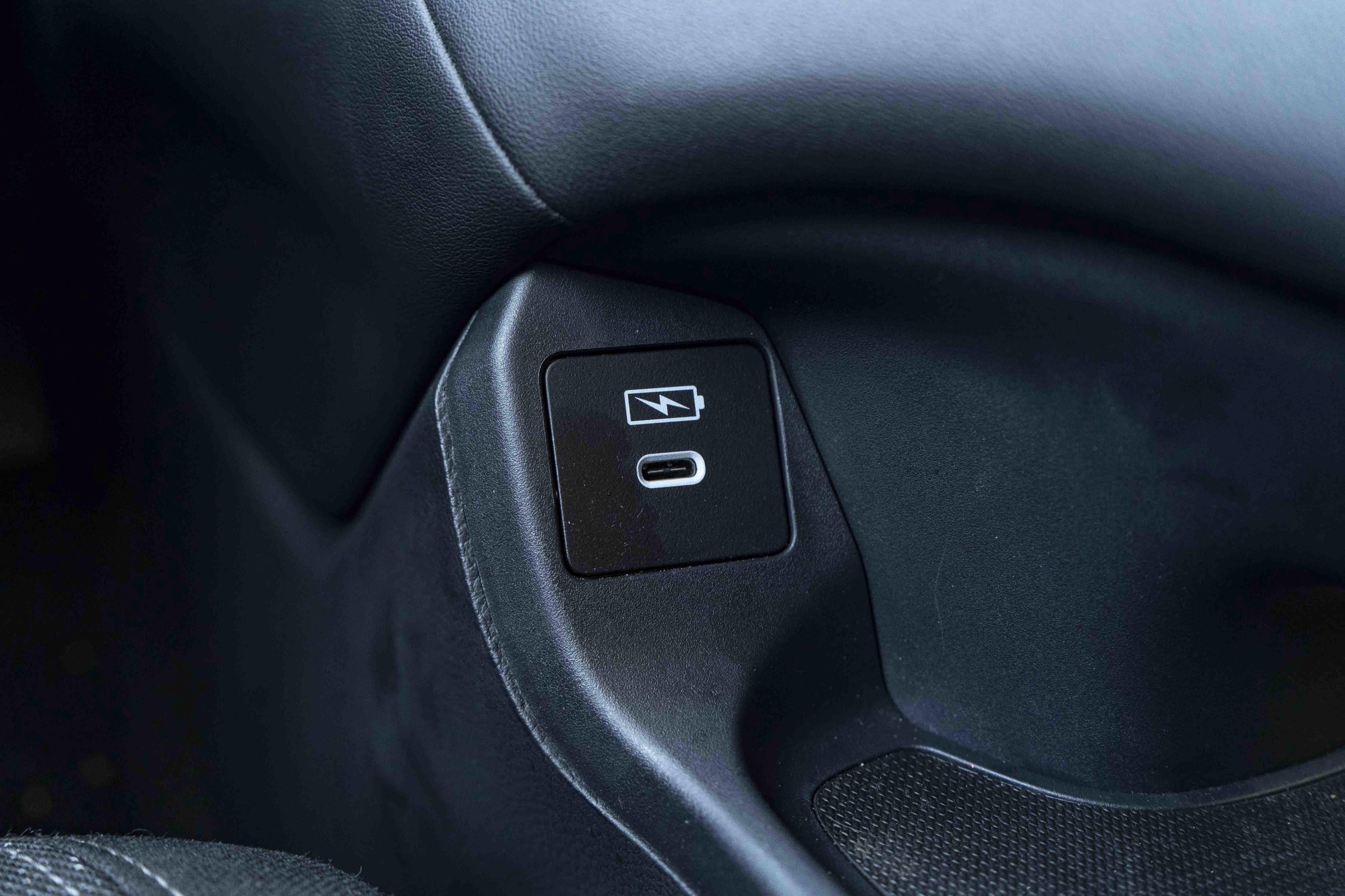 Certified 2025 Honda HR-V LX image 27