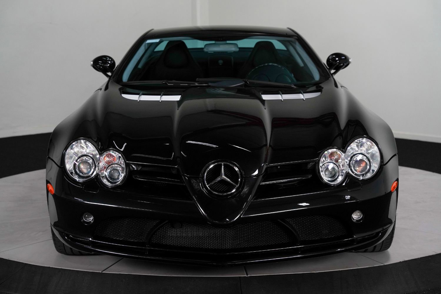 Used 2005 Mercedes-Benz SLR image 12