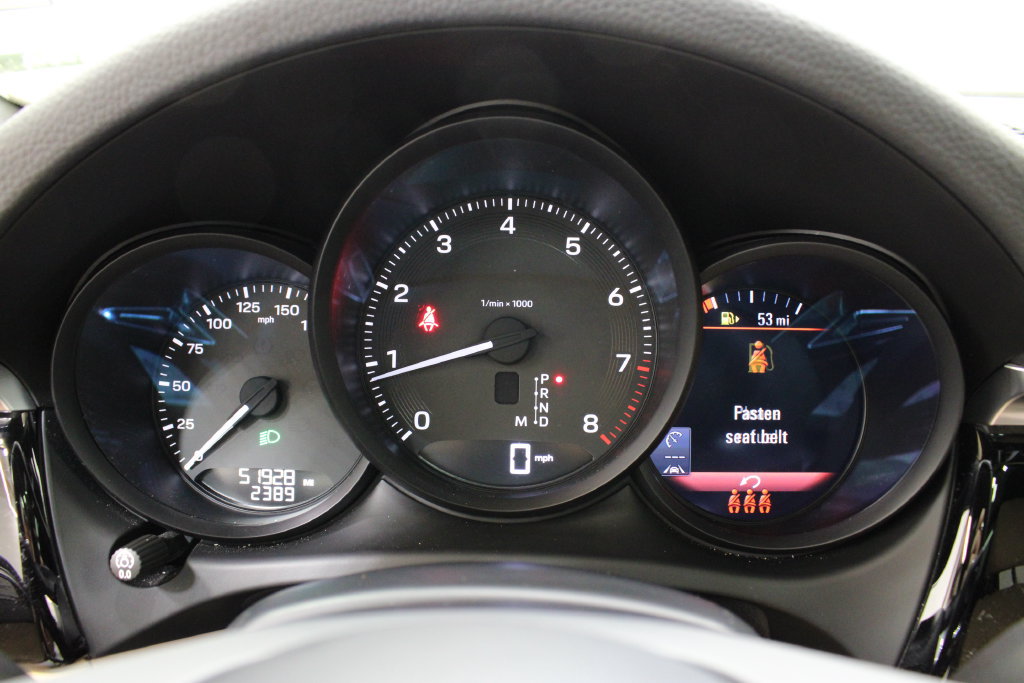 Used 2023 Porsche Macan AWD/4WD image 17