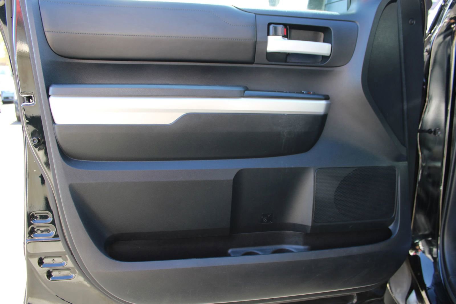 Used 2016 Toyota Tundra Limited w/ Limited Premium Package image 16