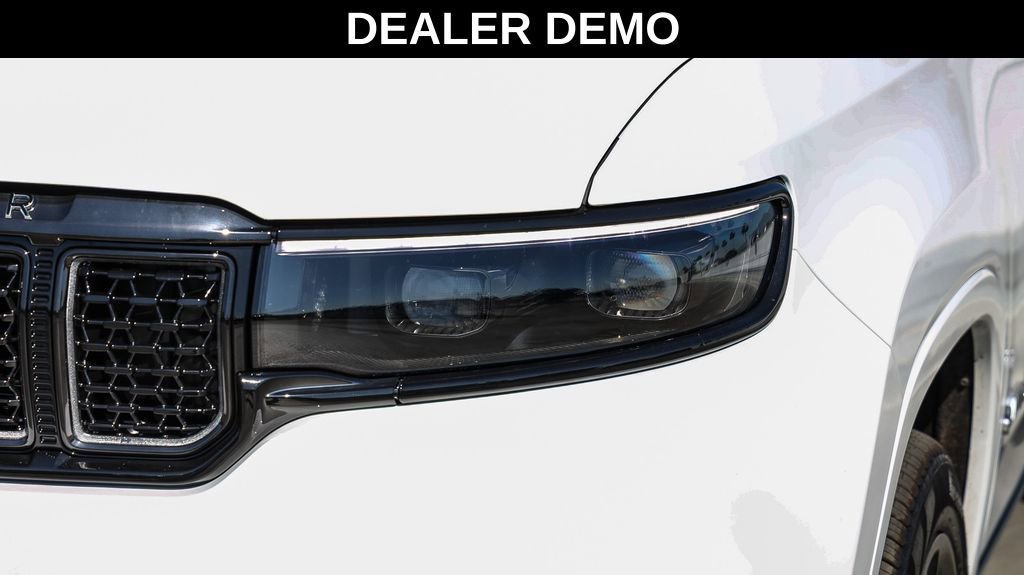 New 2025 Jeep Grand Wagoneer L Series II Obsidian w/ Quick Order Packagew 28T image 4