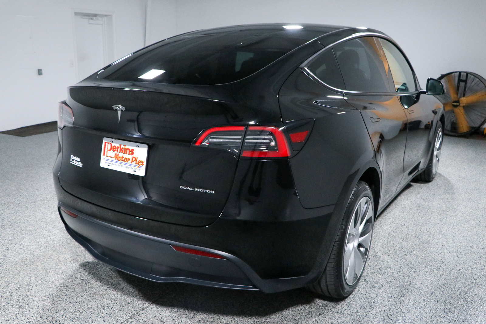 Used 2023 Tesla Model Y Long Range AWD/4WD image 7