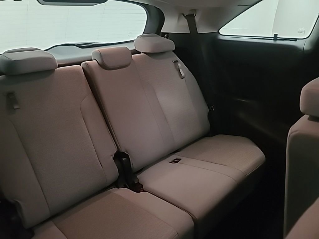 Used 2026 Toyota Sienna LE FWD image 16