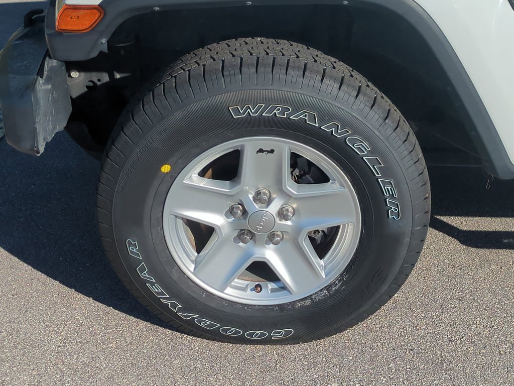 Used 2020 Jeep Gladiator Sport w/ Quick Order Package 24S image 12