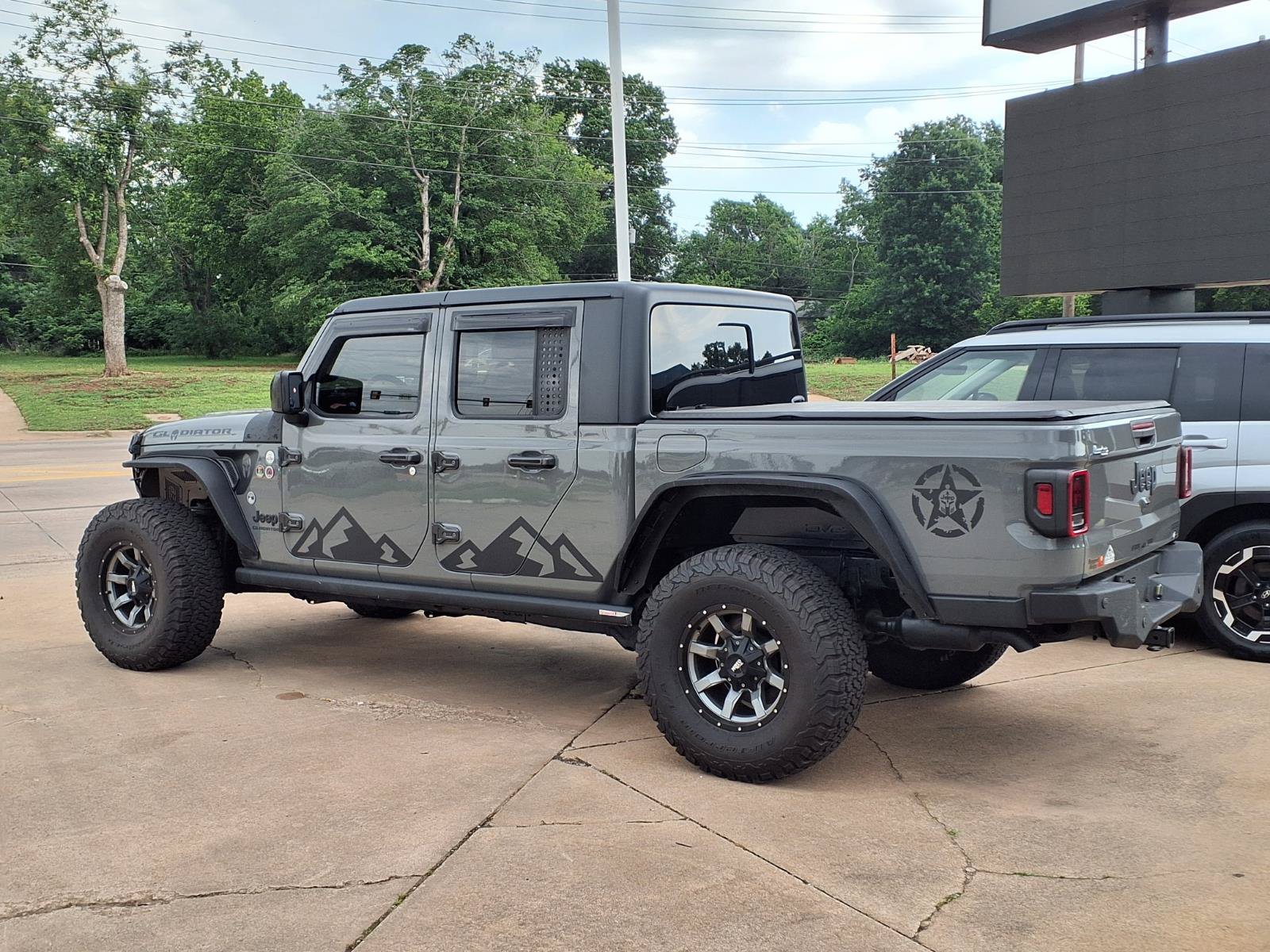 Used 2020 Jeep Gladiator Sport w/ Cold Weather Group AWD/4WD image 2