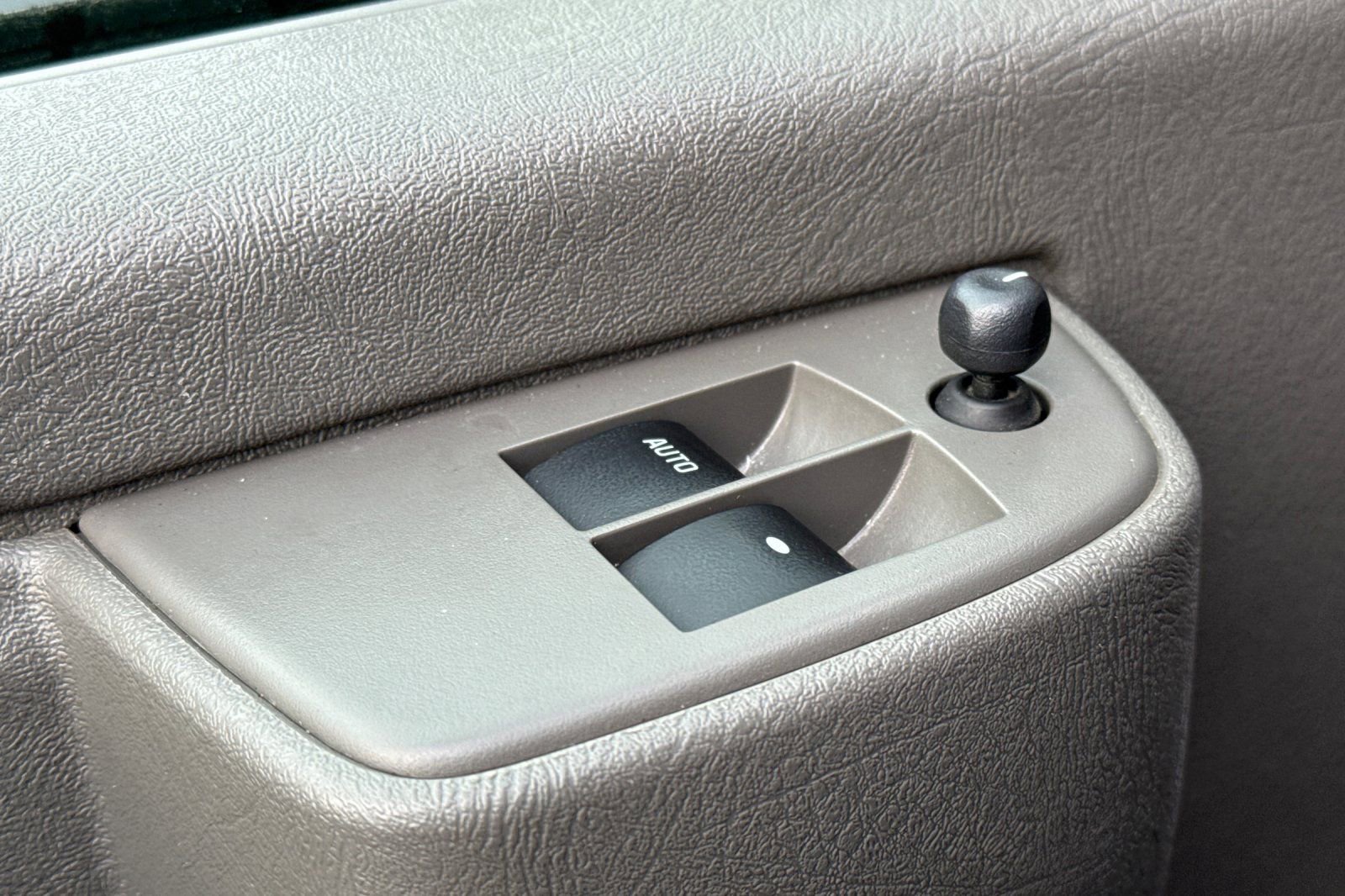 Used 2023 Chevrolet Express 2500 Extended w/ Driver Convenience Package image 11