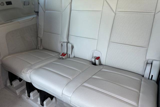 New 2026 Cadillac Escalade ESV Platinum Sport w/ LPO, ONYX Package image 17