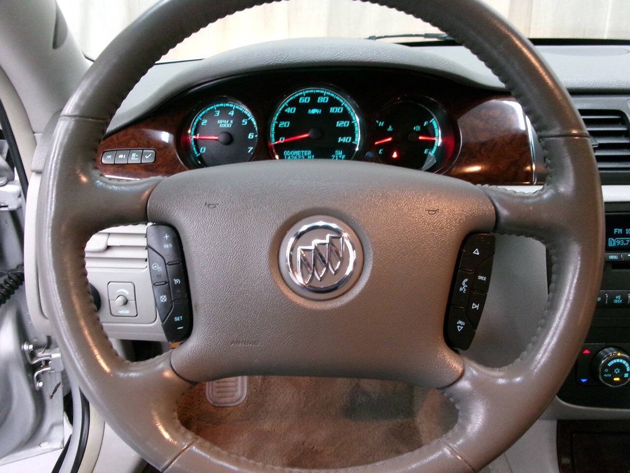 Used 2011 Buick Lucerne CXL FWD image 30