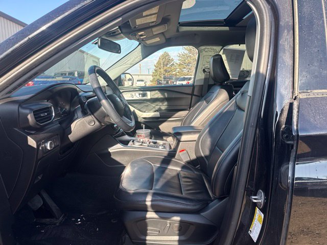 Used 2022 Ford Explorer Limited w/ Equipment Group 301A AWD/4WD image 4
