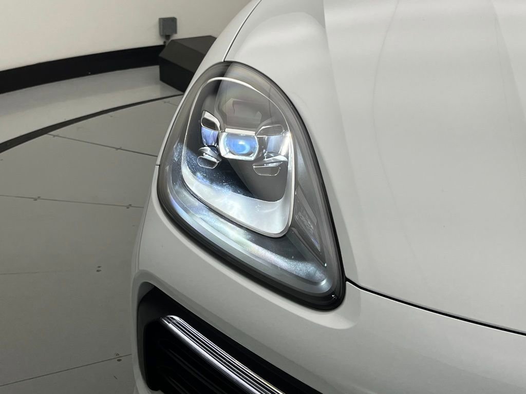 Used 2023 Porsche Cayenne Coupe image 51