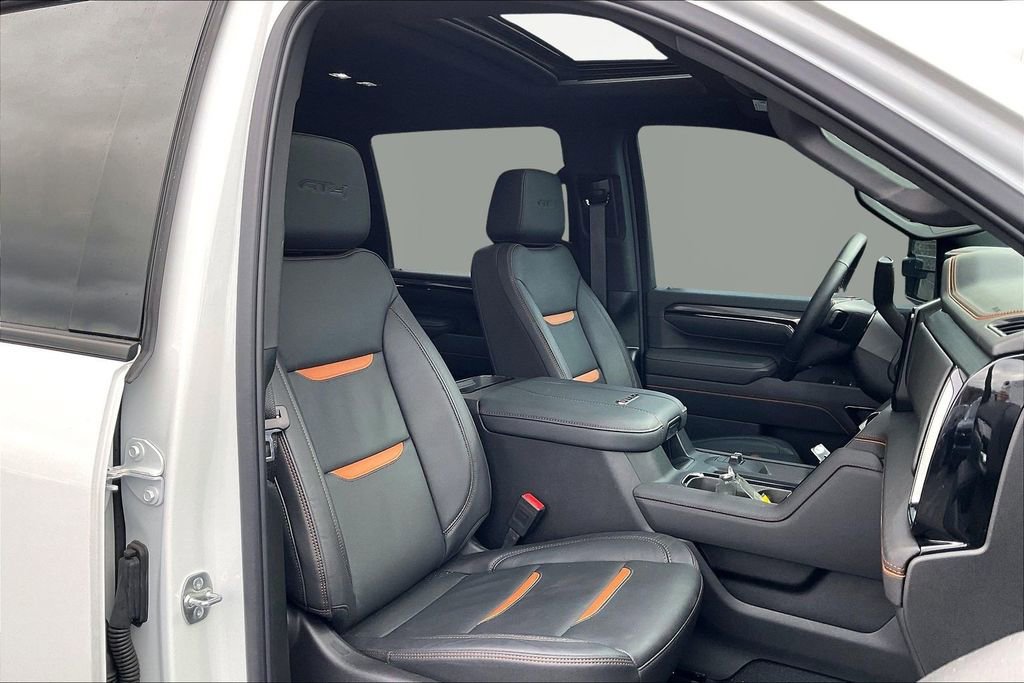 Used 2025 GMC Sierra 3500 AT4 w/ AT4 Premium Plus Package image 32