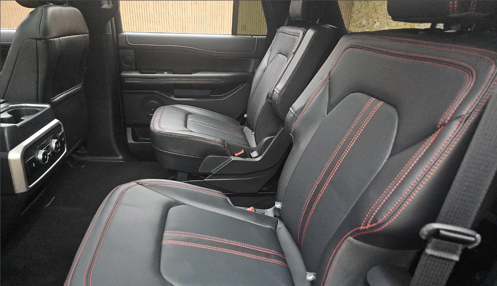Used 2023 Ford Expedition Limited AWD/4WD image 18