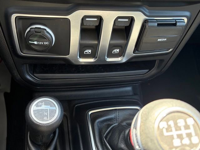 Used 2020 Jeep Wrangler Sport AWD/4WD image 22