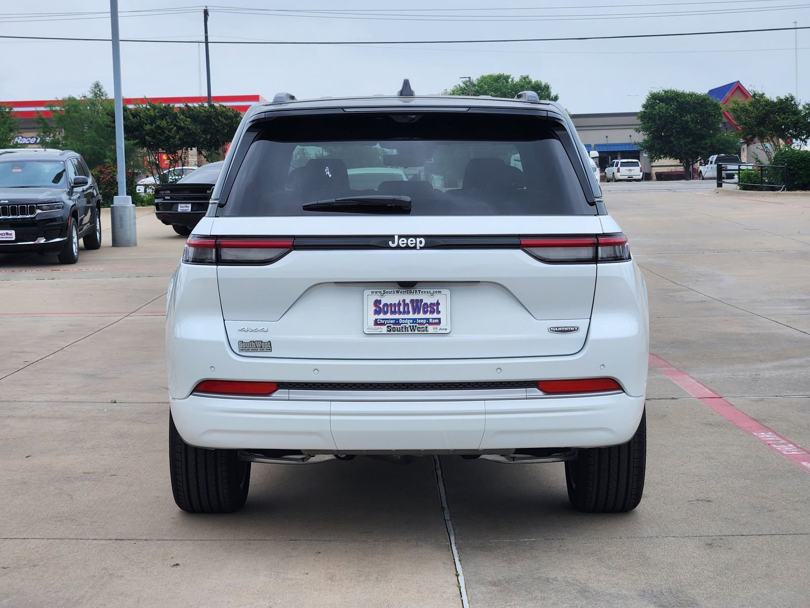 New 2026 Jeep Grand Cherokee Summit AWD/4WD image 8