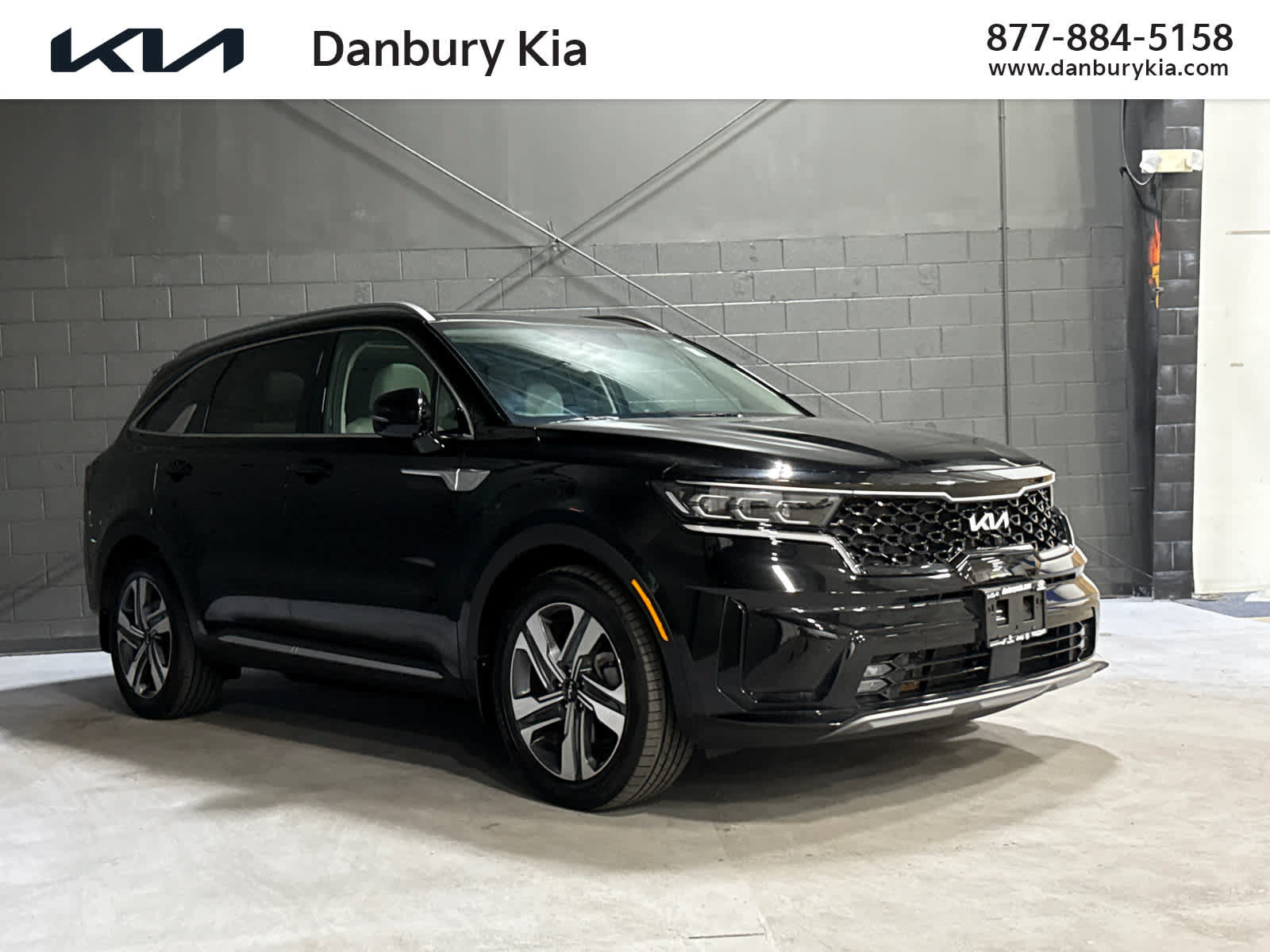 Used 2023 Kia Sorento SX Prestige w/ Panoramic Sunroof Package AWD/4WD image 1