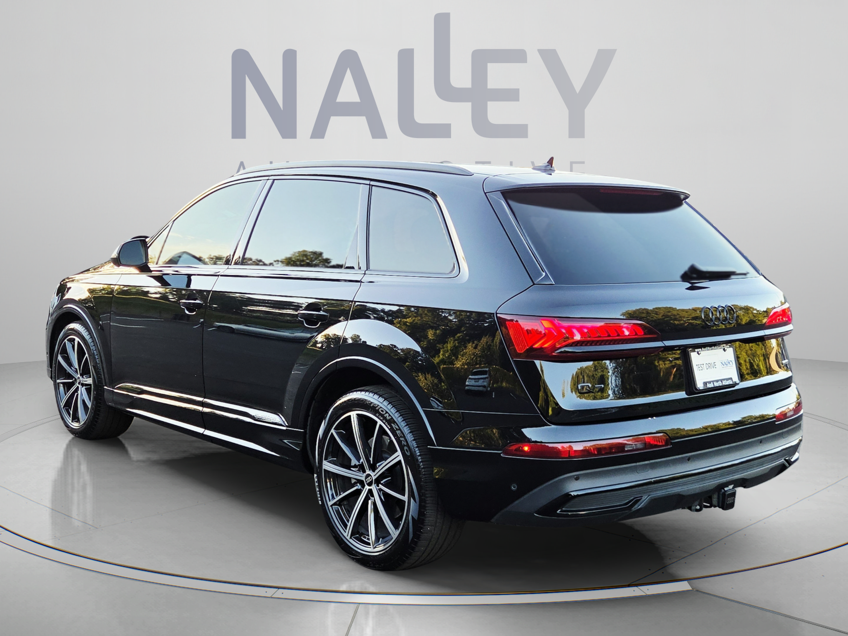 Used 2023 Audi Q7 3.0T Prestige AWD/4WD image 3