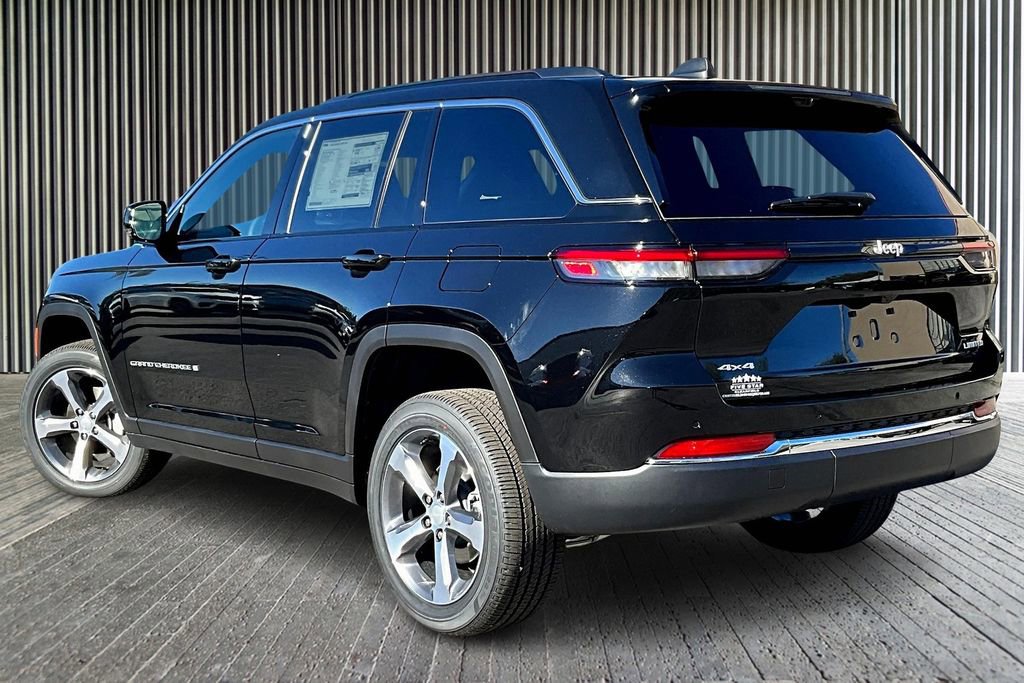 New 2025 Jeep Grand Cherokee Limited w/ Luxury Tech Group II image 3