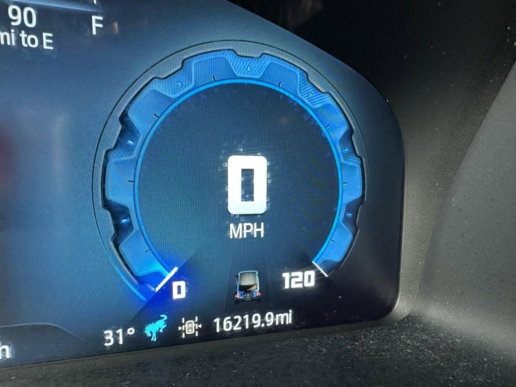 Used 2025 Ford Bronco Badlands image 5