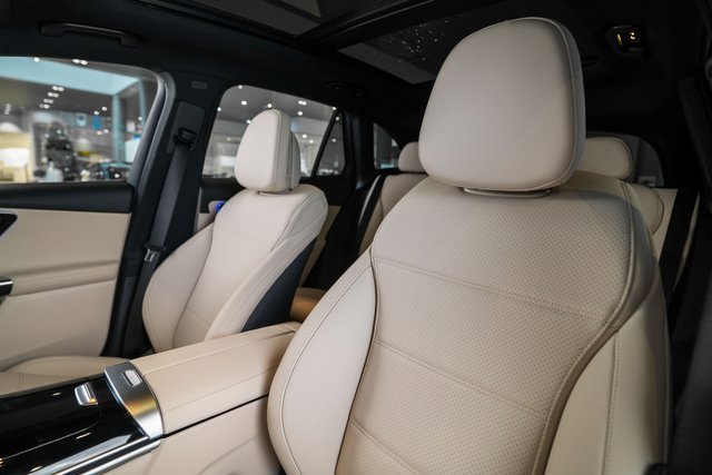 New 2026 Mercedes-Benz GLC 300 GLC 300 image 13