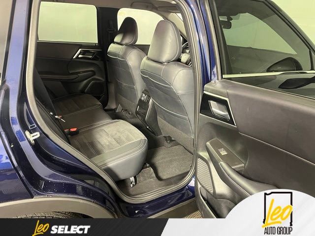 Used 2024 Mitsubishi Outlander SE AWD/4WD image 11