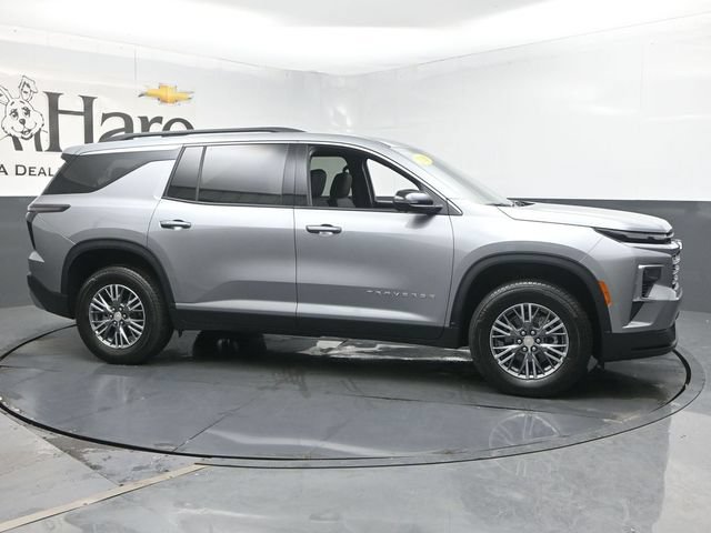 Used 2026 Chevrolet Traverse LT w/ Driver Confidence Package FWD image 1