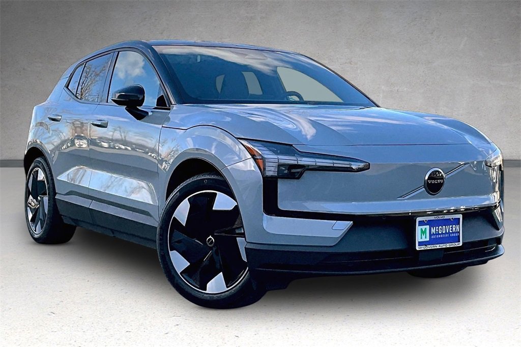 Used 2025 Volvo EX30 Plus w/ Climate Package image 3