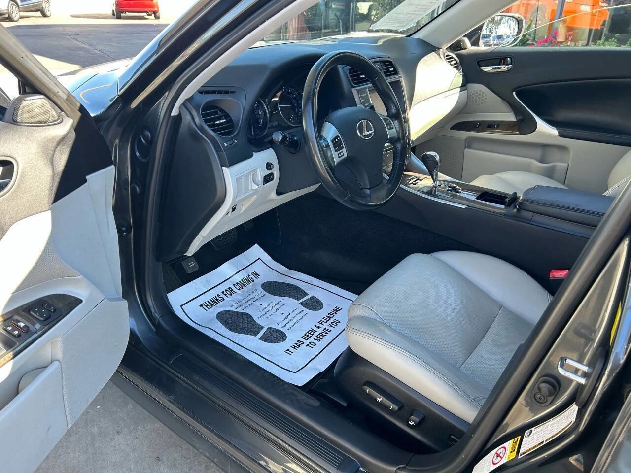 Used 2011 Lexus IS 250 w/ Premium Pkg Value Edition image 9