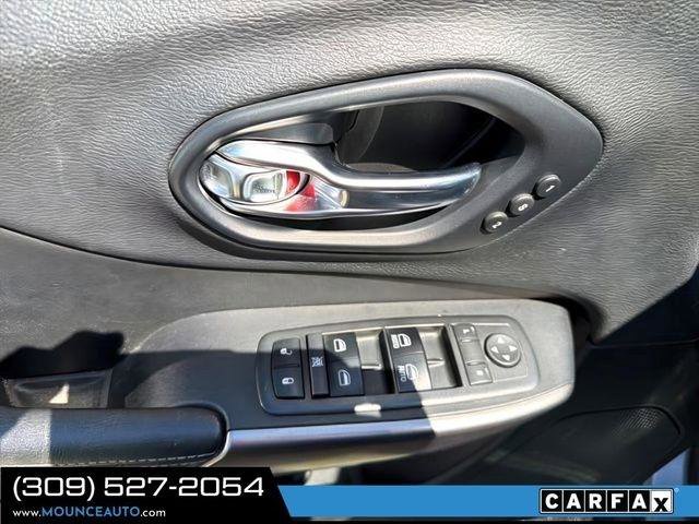Used 2019 Jeep Cherokee Limited AWD/4WD image 14