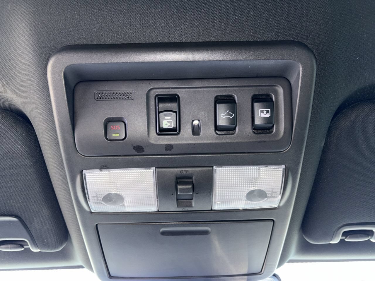 Used 2021 Nissan Titan PRO-4X w/ Pro-4x Convenience Package AWD/4WD image 27