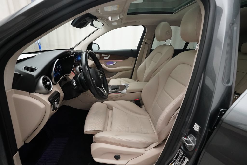 Used 2021 Mercedes-Benz GLC 300 4MATIC image 7