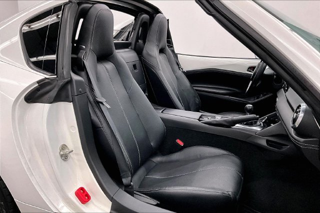 Used 2021 MAZDA MX-5 Miata RF Grand Touring RWD image 8