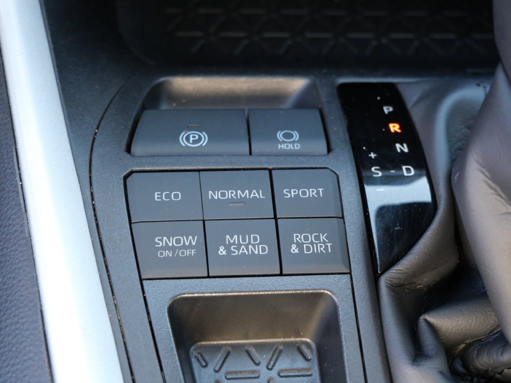 Certified 2025 Toyota RAV4 XLE AWD/4WD image 21