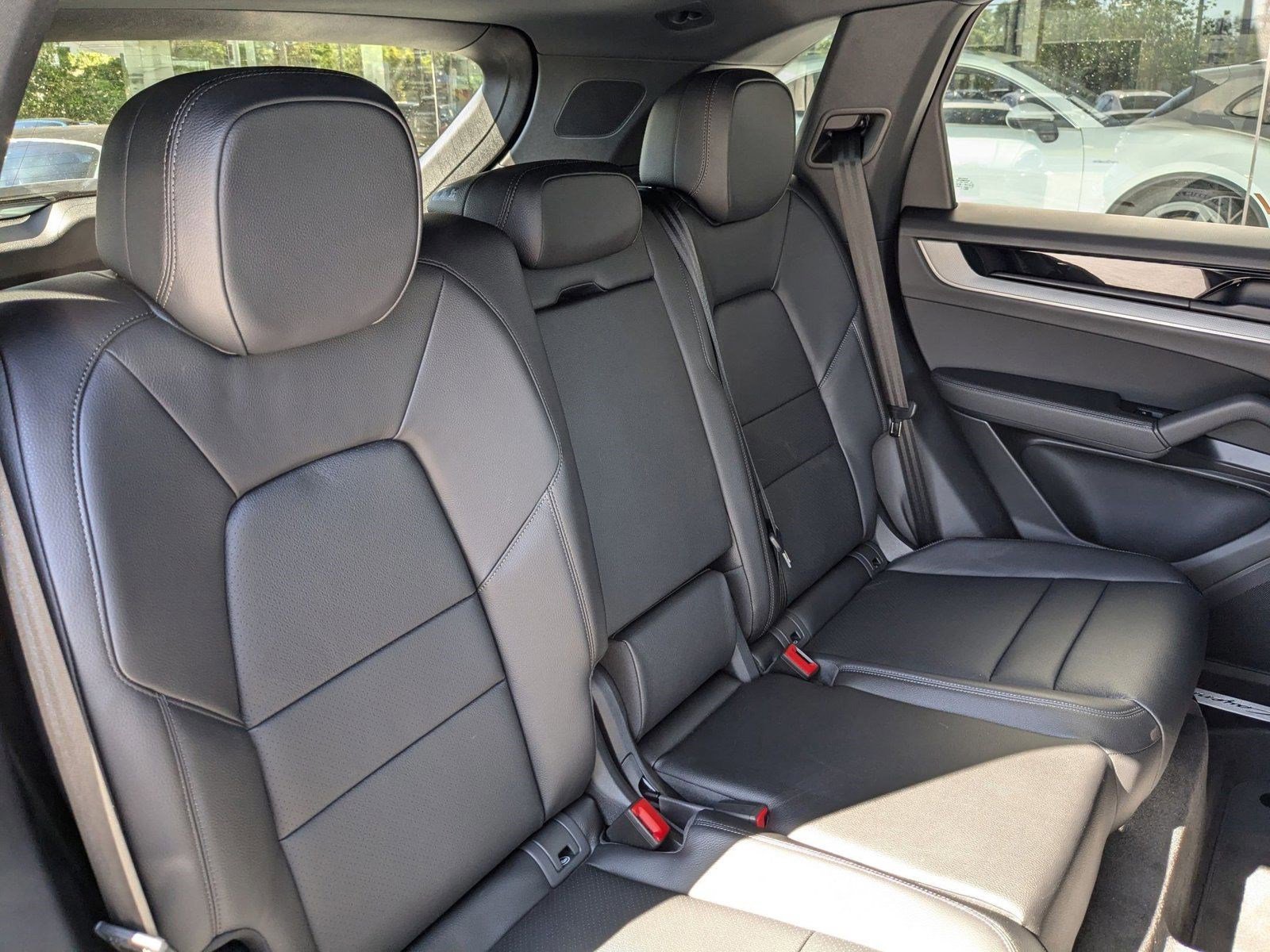 Certified 2025 Porsche Cayenne image 24